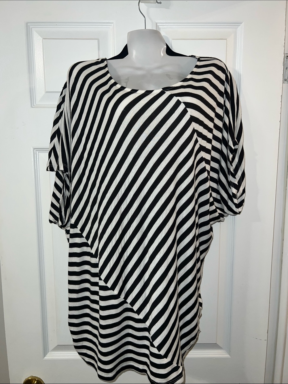 Black & White Diagonal Stripe Tunic Top - Relaxed Fit